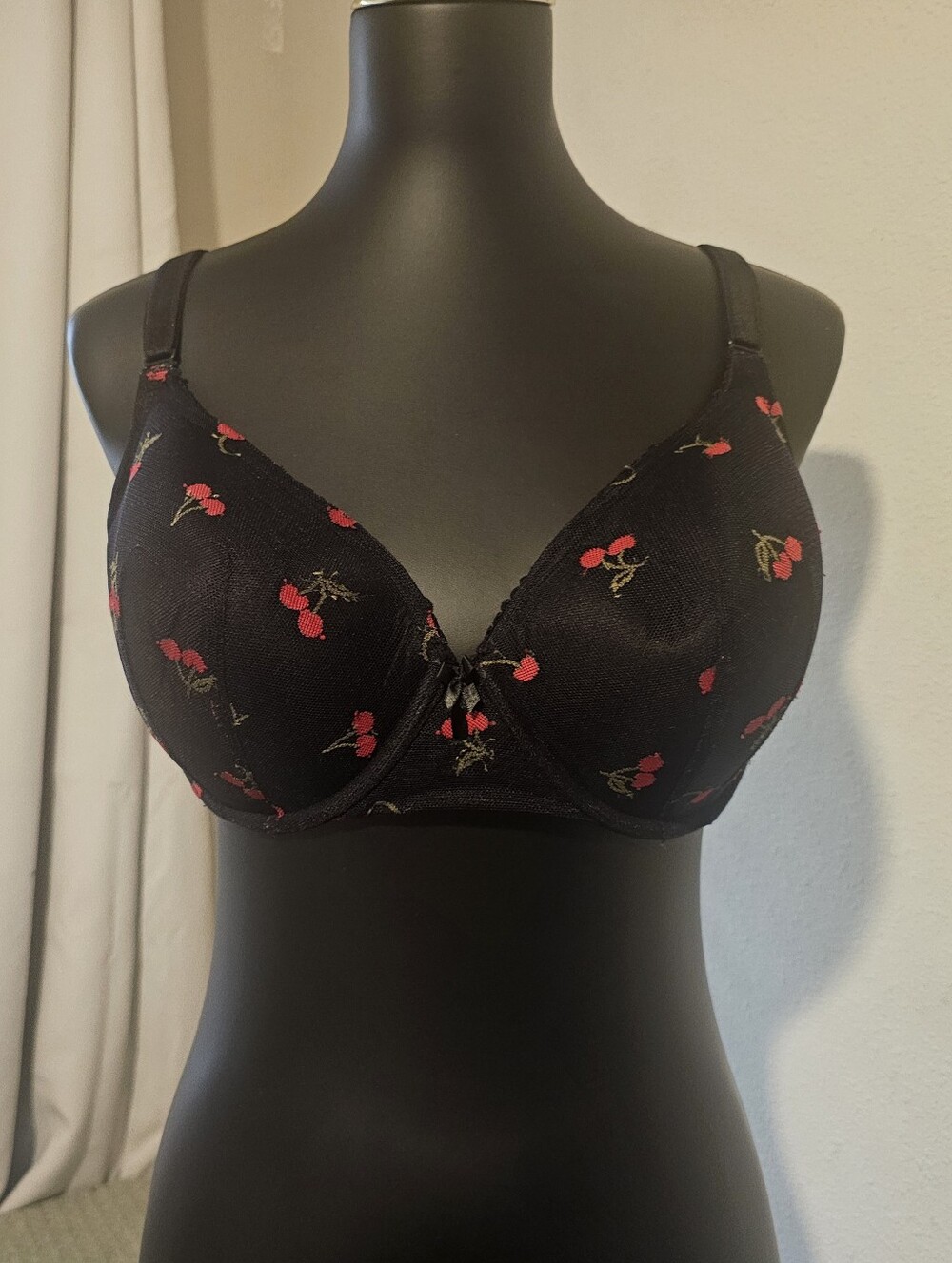 Like New! Torrid Cherry Perfect Coverage Lightly Lined Mesh Bra - Size 38DD